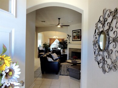 15807 Pleasant Green Cir, Tomball, TX 77377 - photo 4