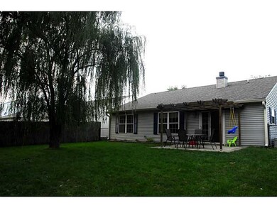 783 Scotch Pine Dr, Greenwood, IN 46143 - photo 3