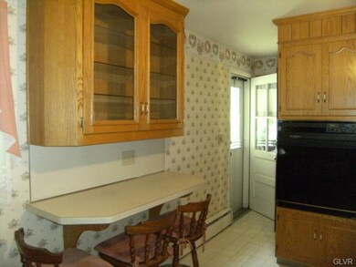 4266 N Church St, Whitehall, PA 18052 - photo 7