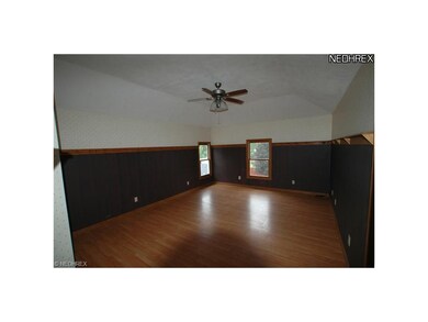 438 Vine St, Geneva, OH 44041 - photo 6