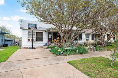 1411 W Gandy St, Denison, TX 75020 - photo 4