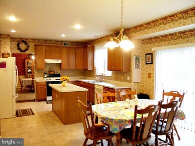 2779 Burrough Hill Ln, Woodbridge, VA 22191 - photo 6