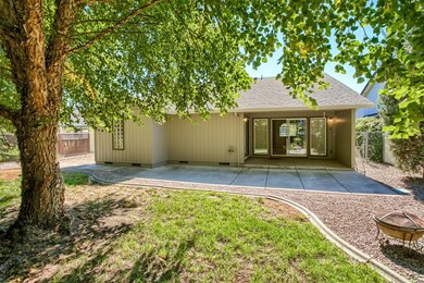 1007 Fairfield Ave, Central Point, OR 97502 - photo 5