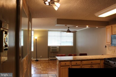 Radnor House unit 123, Bryn Mawr, PA 19010 - photo 2