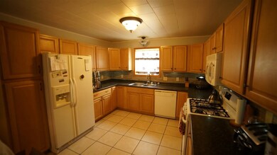 34 Mildred Ln, Latham, NY 12110 - photo 4