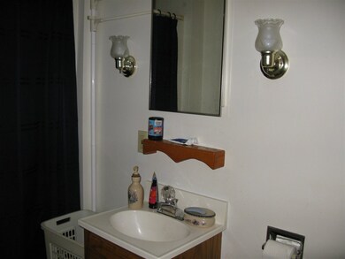 17 Viking St, Berlin, NH 03570 - photo 5