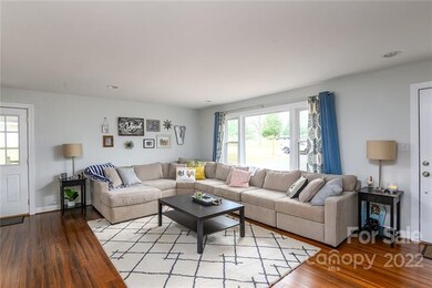 426 Griggs Rd, Clover, SC 29710 - photo 4