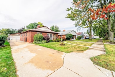 7954 Oak St, Taylor, MI 48180 - photo 5