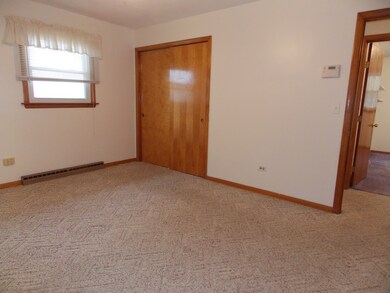 2805 W Grove Ave, Waukegan, IL 60085 - photo 4