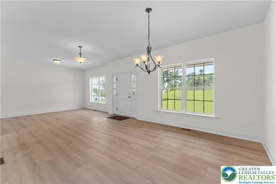 79 Tumble Creek Rd unit 15, Williams Township, PA 18042 - photo 4