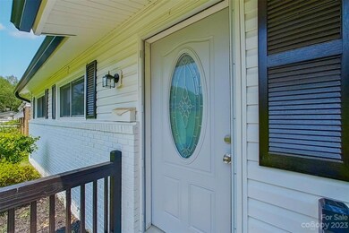 2711 Abelwood Rd, Charlotte, NC 28216 - photo 3