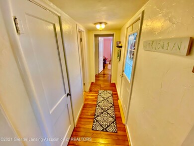 5 Foyer entry