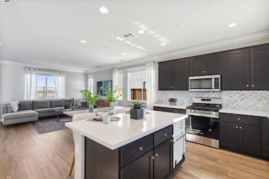 1468 Monument Ln, Fairfield, CA 94533 - photo 3