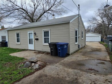 1408 E 30th St, Des Moines, IA 50317 - photo 2