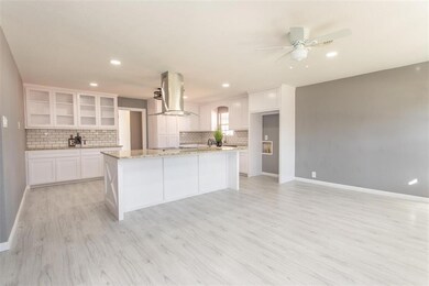 1309 Magnolia St, Gainesville, TX 76240 - photo 5