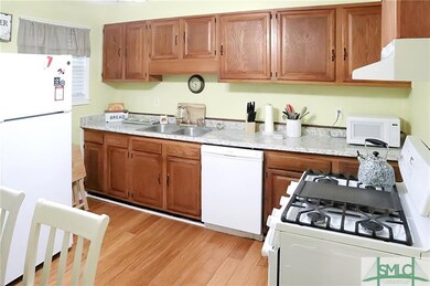 2002 N Fernwood Dr, Savannah, GA 31404 - photo 5