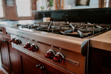 6 gas burners