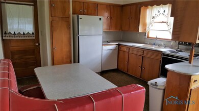 Eat-In Kitchen