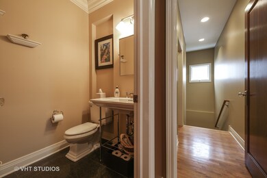 582 S Rex Blvd, Elmhurst, IL 60126 - photo 4