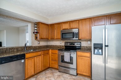 8318 Sperry Ct, Laurel, MD 20723 - photo 7