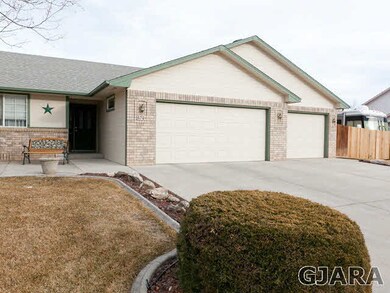 Sprawling Rancher, 3Car Garage and Loads of RV Par