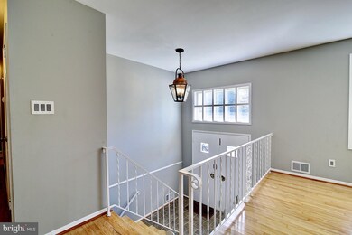 10702 Ames St, Fairfax, VA 22032 - photo 5