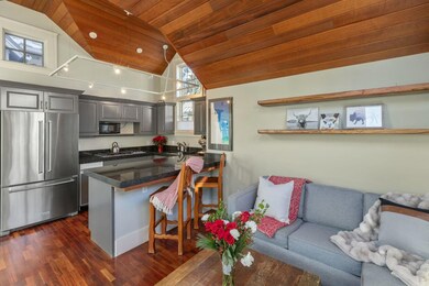 Liftside D - Kitchen and Living Area