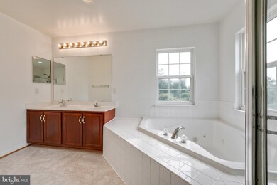 11807 Lilium Ln, Glenn Dale, MD 20769 - photo 6