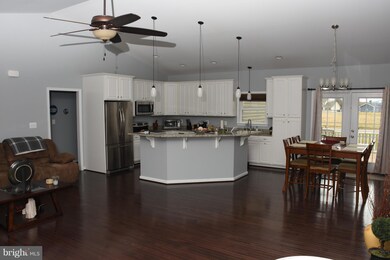 72 Lee St, Colonial Beach, VA 22443 - photo 3