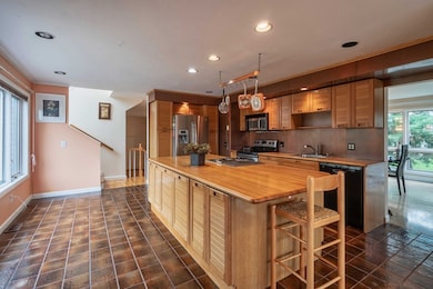 1110 W Roxbury Pkwy, Chestnut Hill, MA 02467 - photo 7