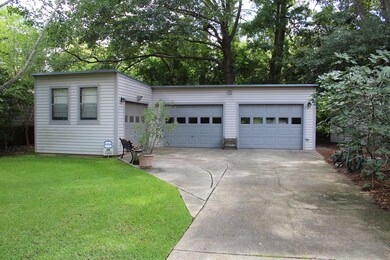 Detached Garage/Shop