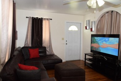 Living Room DSC_0125