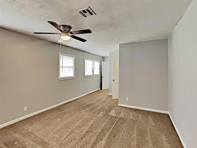 1102 Poindexter Ave, Cleburne, TX 76033 - photo 2