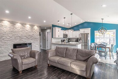 300 Caytie Trail, Poplar Bluff, MO 63901 - photo 5