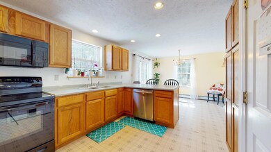 9 Hemlock St, Lisbon, ME 04250 - photo 7