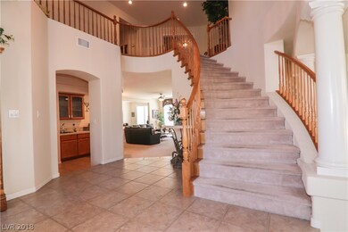 Entry with rounded staircase