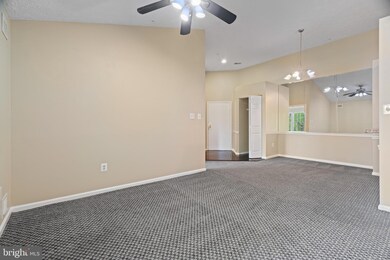12200 Eagles Nest Ct unit M, Germantown, MD 20874 - photo 5