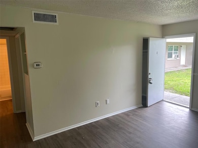 2409 13th St W unit 4, Bradenton, FL 34205 - photo 2