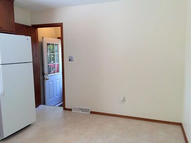 1261 St Andrews Ave, Waterloo, IA 50701 - photo 7