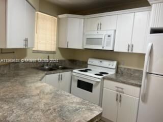 18326 NW 68th Ave unit L, Hialeah, FL 33015 - photo 5