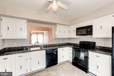 11855 Summer Oak Dr, Germantown, MD 20874 - photo 4