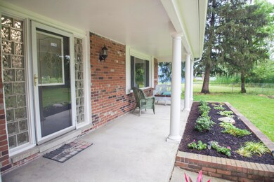 2547 Porch
