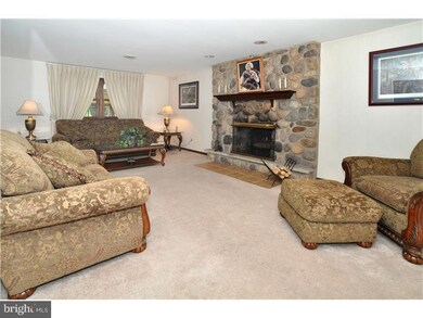 1238 Marge Dr, Southampton, PA 18966 - photo 4