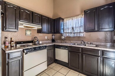 14332 Bryce Dr, Horizon City, TX 79928 - photo 5