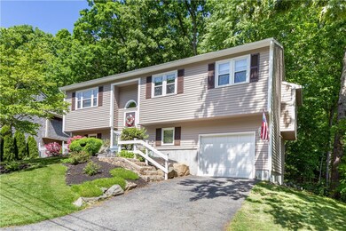 8 Beaver Creek Ct, Cranston, RI 02921 - photo 2