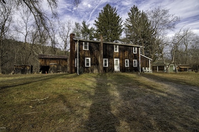 112 Rowland Rd, Greeley, PA 18425 - photo 3