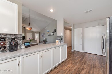 554 Charles St Moorpark-15