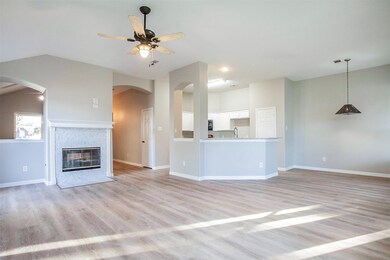 687 Columbia St, Alvin, TX 77511 - photo 4