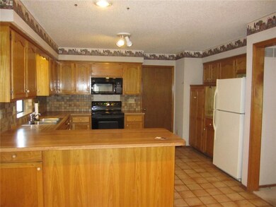 8050 Monrovia St, Lenexa, KS 66215 - photo 3