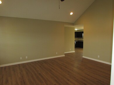 526 Skinner Flat Rd, Manchester, TN 37355 - photo 5